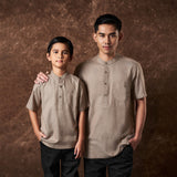 Russ Kemeja Koko Tangan Pendek Qurth Coklat Mahogani